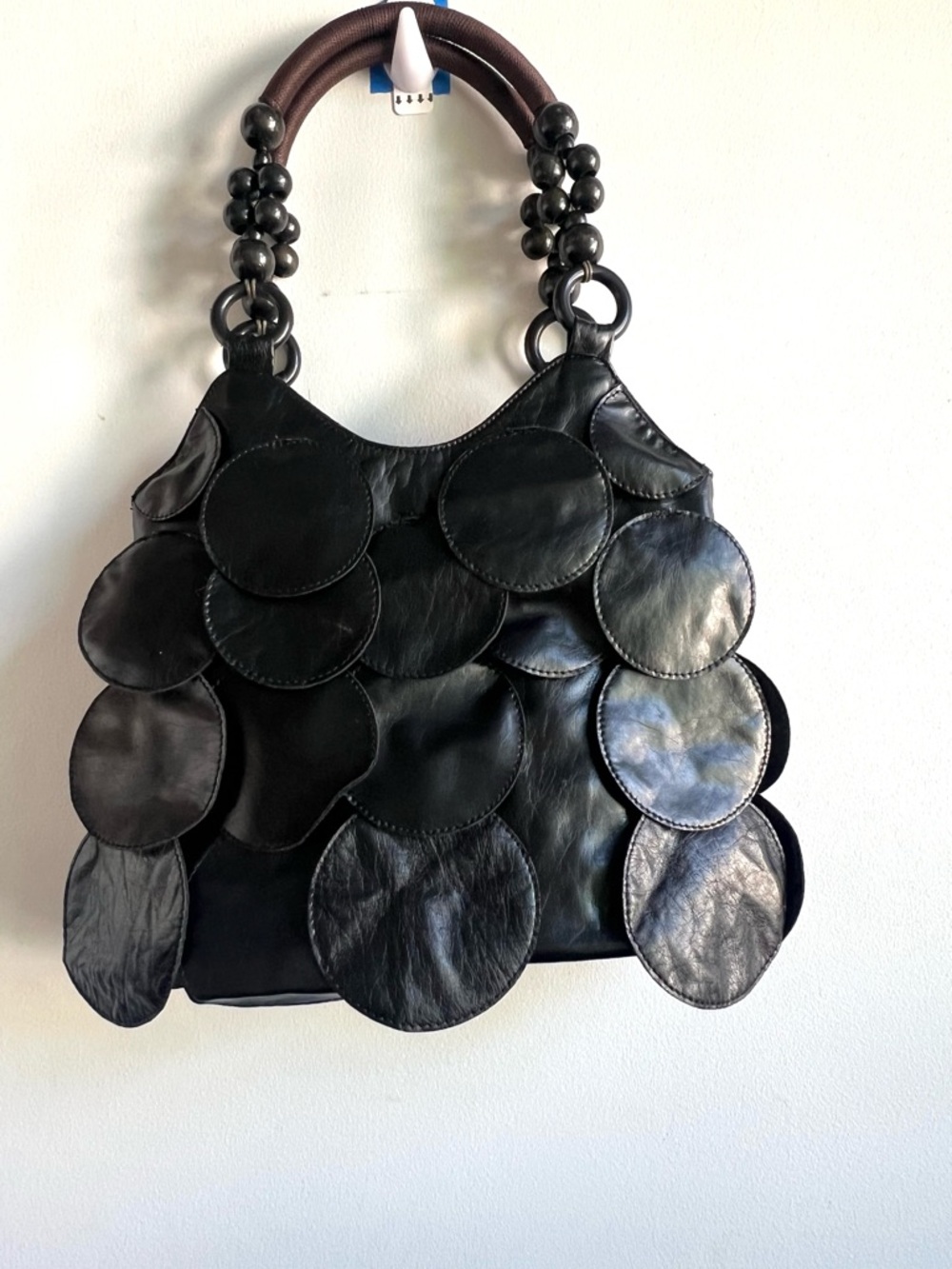 Stylish Black Leather Shoulder Bag with Sculpted Circle Panels - Picture 5 of 6